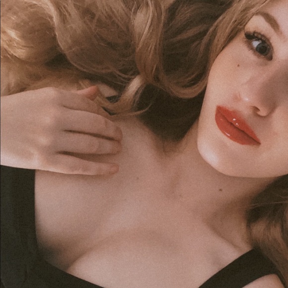 Meet your Posher, Alexandra - Picture 2 of 3